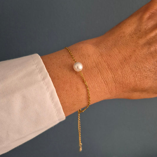 Gold Pearl Bracelet