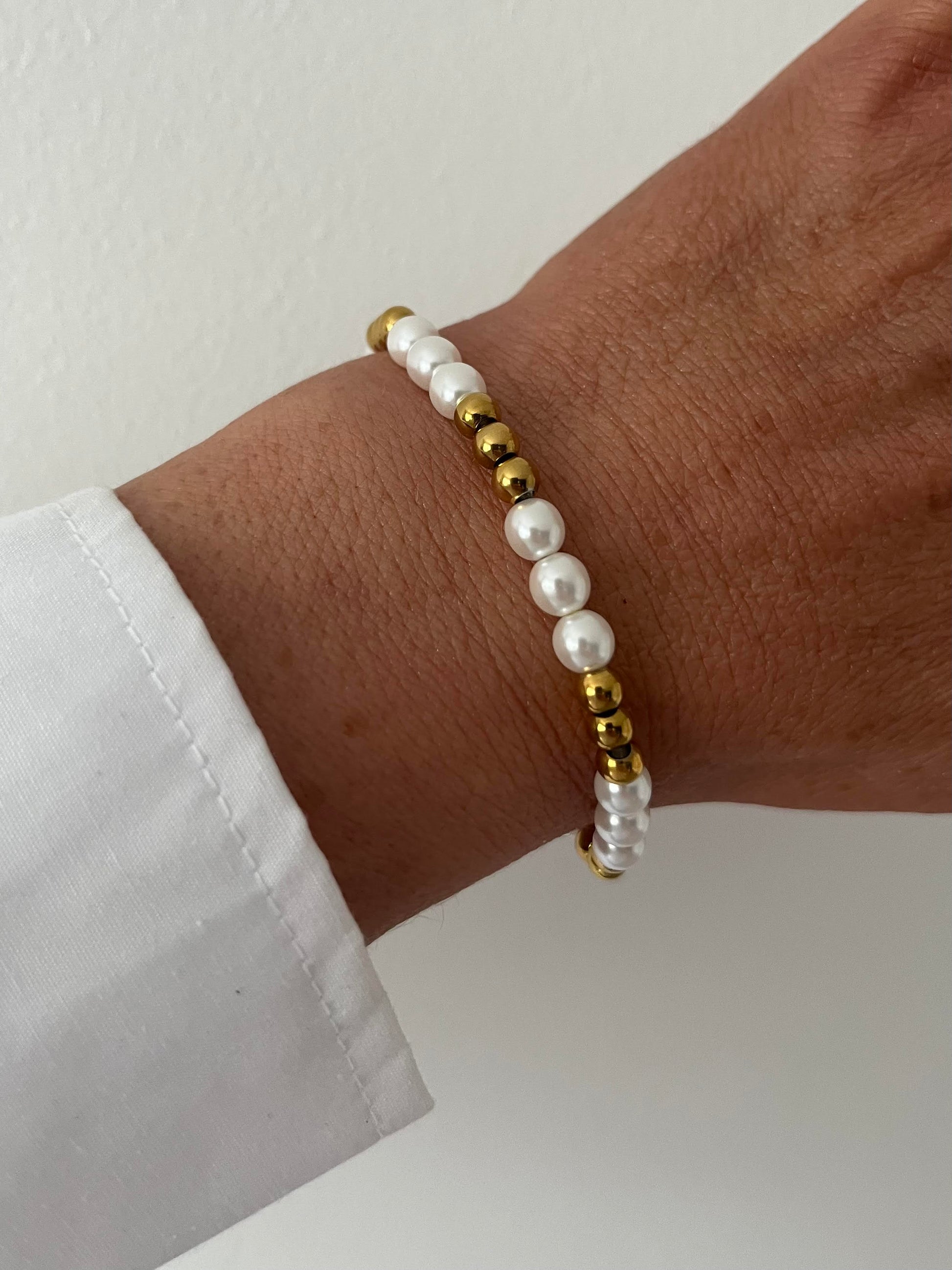 Pearl and Gold Bracelet