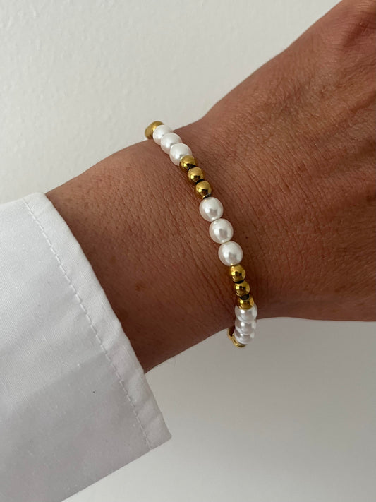 Pearl and Gold Bracelet