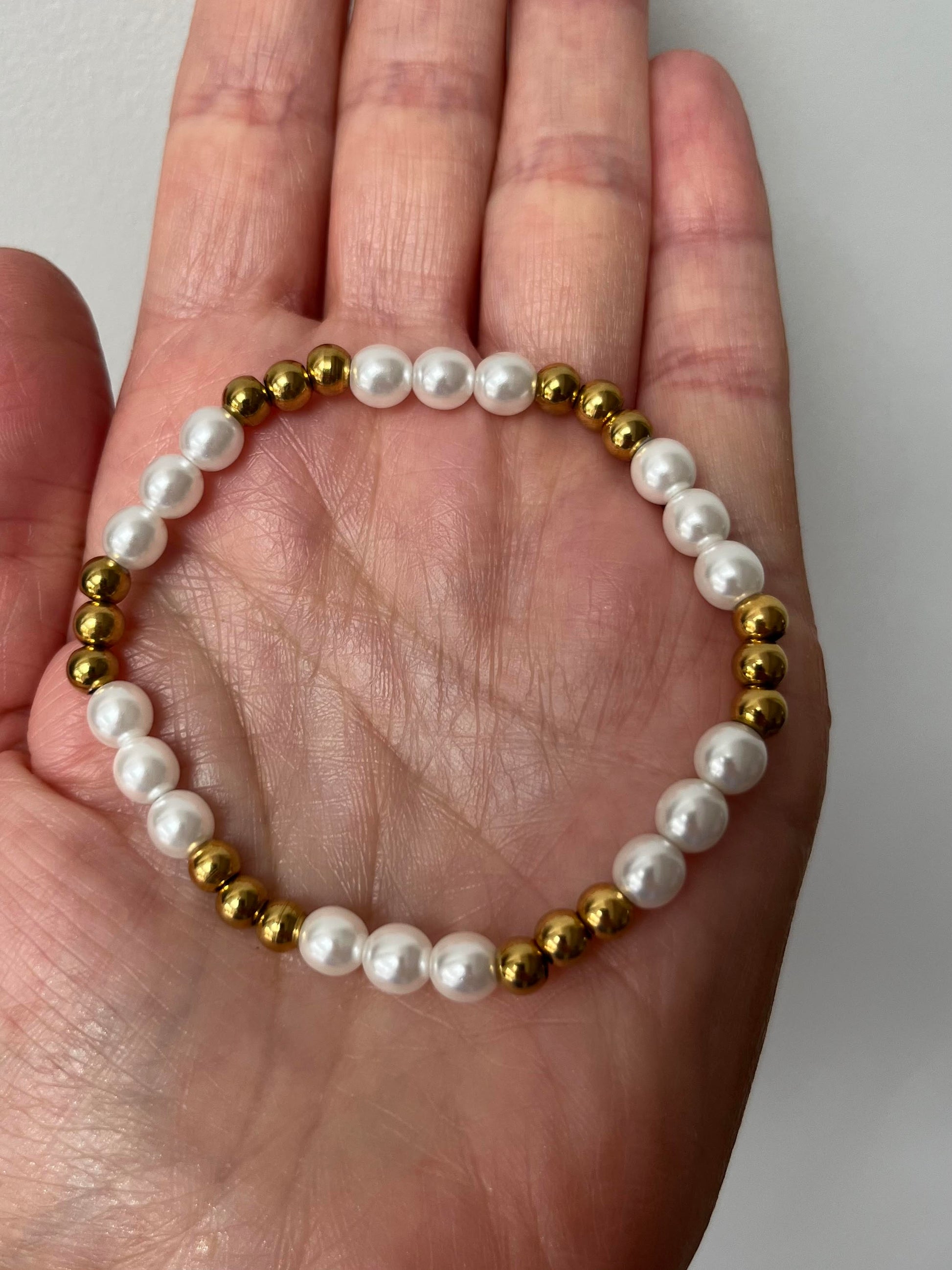 Pearl and Gold Bracelet
